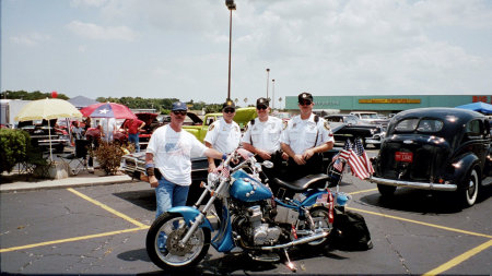 DREW & COCOA P.D. BIKE CREW