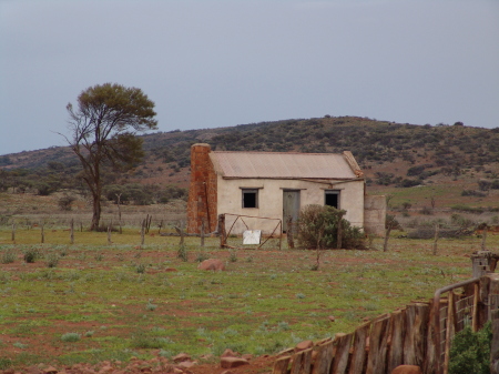 One of the many abandoned homesteads dotting the bush outback.