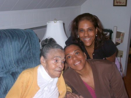 Kim, Derri and our grandmother of 93 years old!!