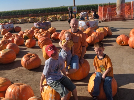 A day at the Pumpkin Patch 07'