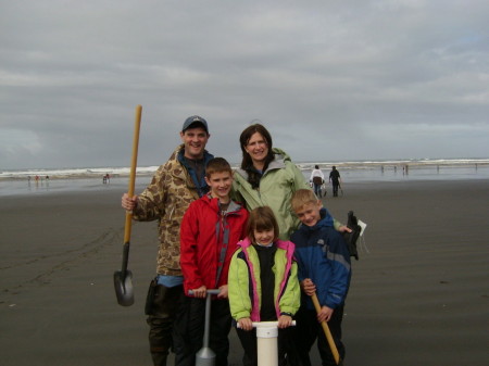 Clamming at Long Beach 08