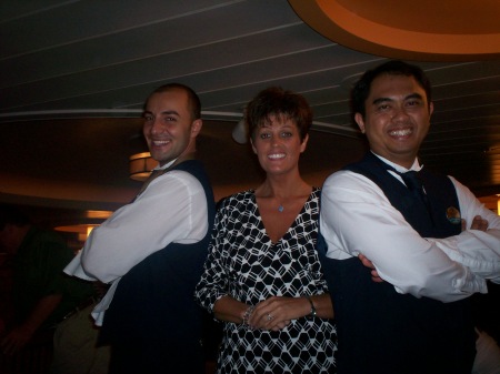 Lisa & cruise attendants