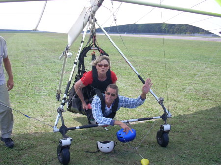 Tandem hang gliding