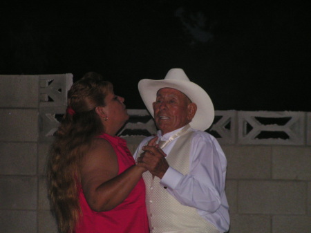 mandy and dad dancing at les wedding