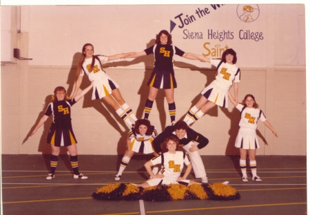 Siena Heights Cheerleaders