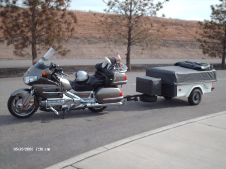 Gold Wing 1800 and tent trailer