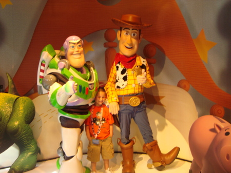 Buzz Lightyear, Bishop, Woody