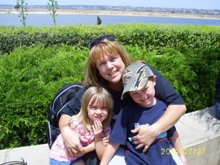 Makayla, Wyatt and I  at Sea World July 7 2010