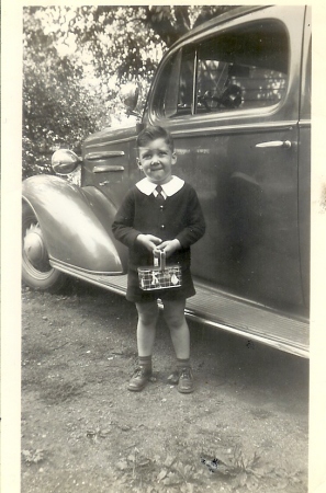 Ralph Cuthbert -1st day of school, Erie (1941)