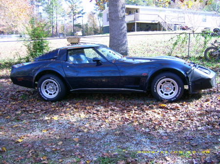 HUSBANDS 1982 CORVETTE