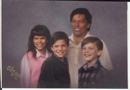 the kids with dad 1986