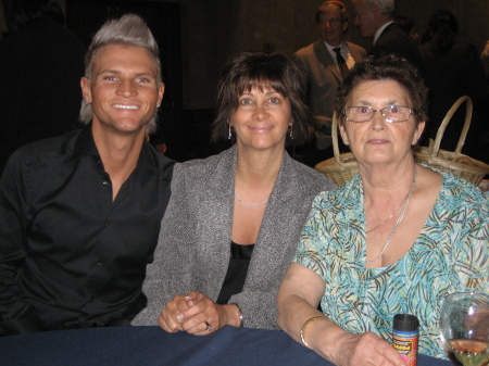 Cody, my eldest sister Anna, and mom