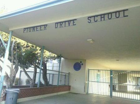 Pioneer Drive Elementary School Logo Photo Album
