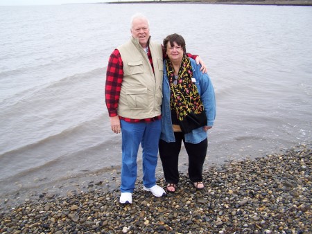 Ron & Sue at the Arctic Ocean Aug 2006