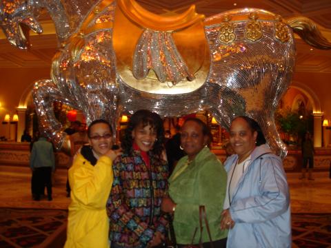 Hill sisters in Las Vegas