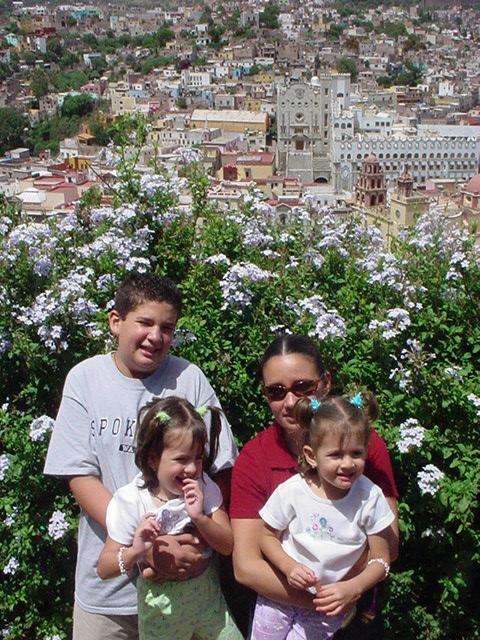 Alberto´s wife and three kids, in the city of Guanajuato, México