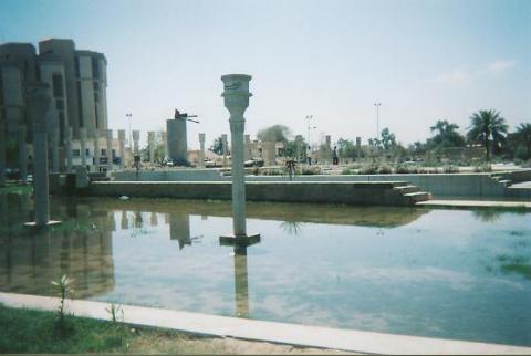 sadam statue, baghdad