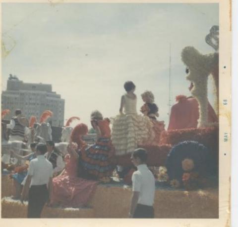 Battle of Flowers -Holmes float '68-1