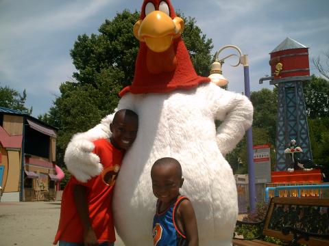 Little Max and Justin with Foghorn