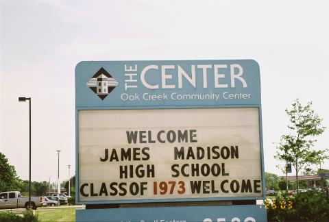 Reunion welcome sign