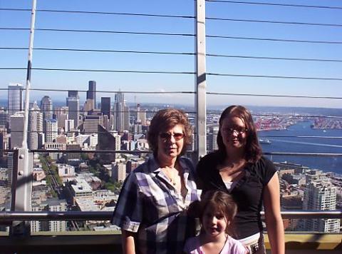 SPACE NEEDLE