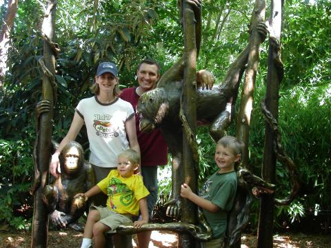 Family at Woodland Park Zoo-August 2004