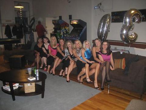 NY Girls on couch before party