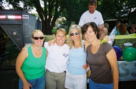 Lezley, Jenny, Deanna, Nanette and Scott