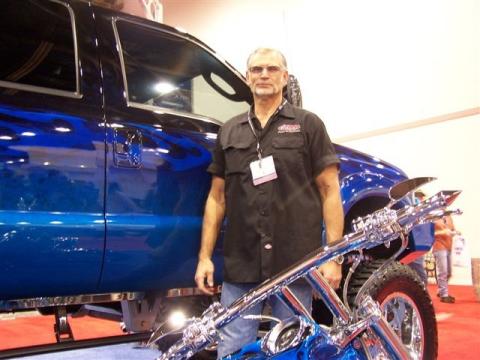 husband at the SEMA show