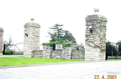 Swope_Park_Gate_