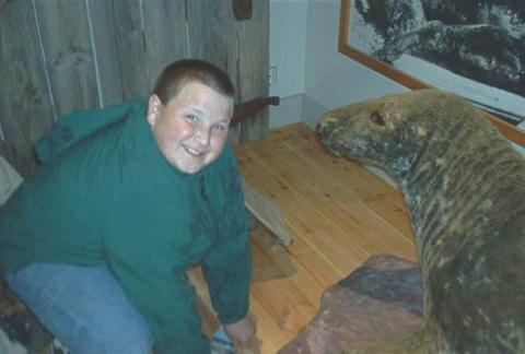 Jonathan face to face with seal in Aland