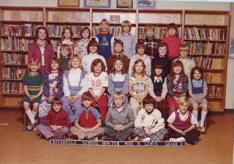 Miss Lewis third grade 1974-75