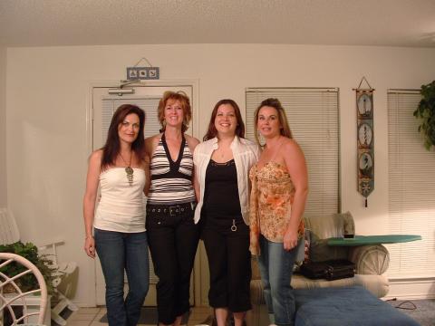 Leslie, Deanna Donna & Gina, moms day
