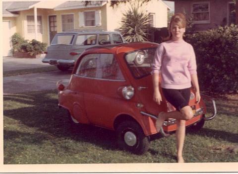 Linda and Isetta 1960 car