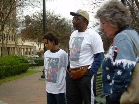 Frank & Morgan at James Brown Statue-208