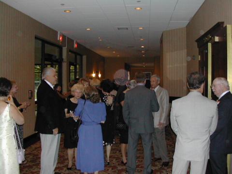 40th Reunion Wyndham Hotel Lobby greetings