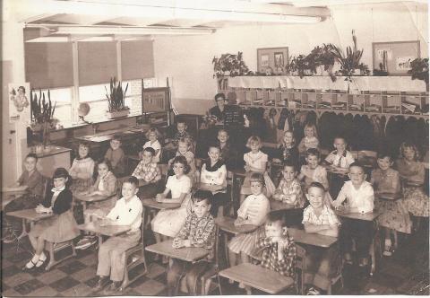 02-1957 Mrs. Bright's 1st gr class Breaux Bridge Elem, Breaux Bridge, LA