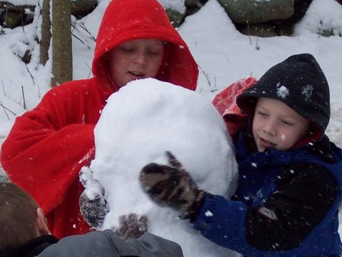 building snowman