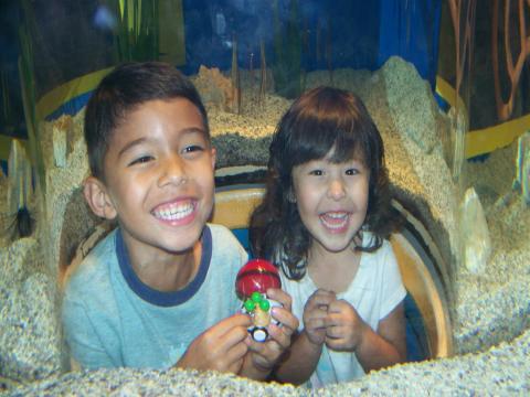 Ryan and Abby at the Gatlinburg Aquarium