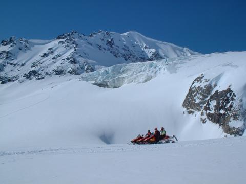 Glacier  3 Sleds Haines Summit Disk 2 060