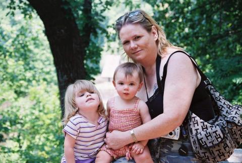 Theresa Batchelor & daughters