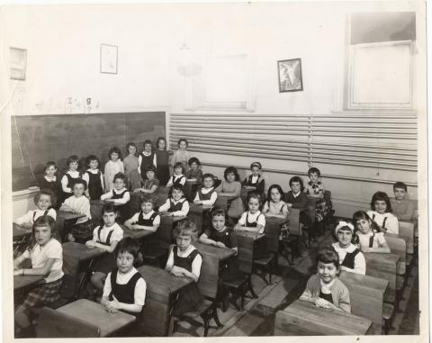 Classe de 1 ère année en 1963 a St-Clément (Mlle Perrier )