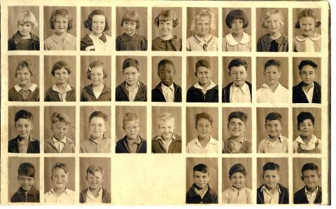 dan Oliveria and class of the 4th grade