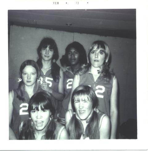 '73 girls basketball team