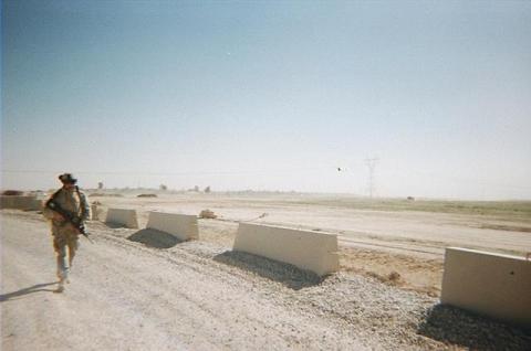 Iraq_Patrol_2005
