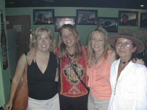 Laura,Angie,Suz,Lora