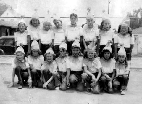 Girls of 3rd grade class 1946