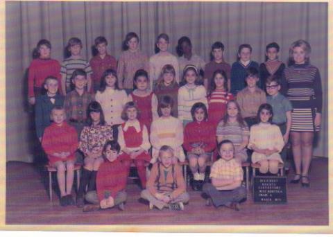 Miss Kurtyka's 4th Grade -1971