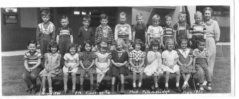 Valley View Elementary/Kindergarten/1952