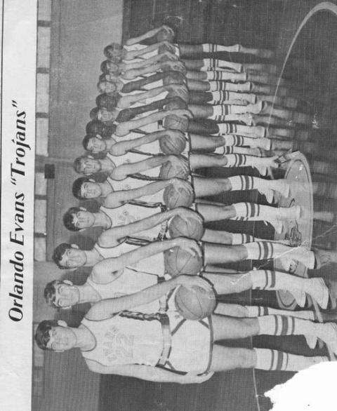 1971 Basketball Trojans